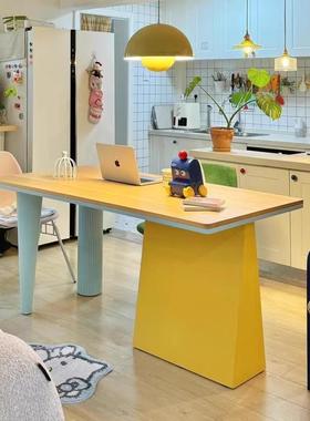 北欧多巴胺长方形餐桌实木洽谈桌客厅简约书桌家用小户型吃饭桌