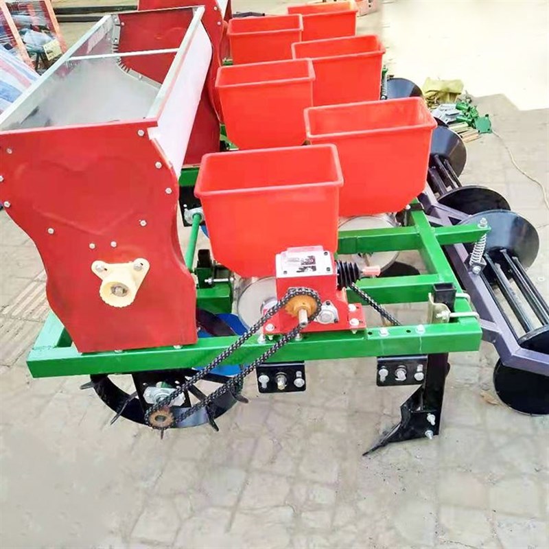 云南七彩花生播种机起垄花生种植C点播机拖拉机带4行玉米精播机