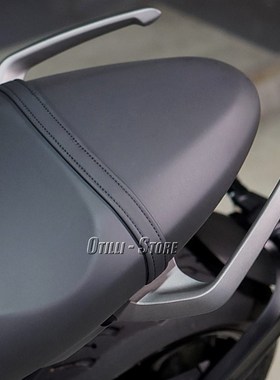 凯旋 Trident m660 2001-2023 摩托车配件改装乘客后座座椅扶手杆