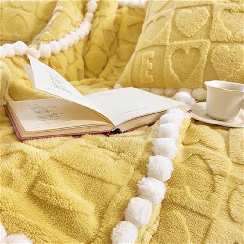 抱枕被子两用秋冬加厚汽车载靠枕办G公室午睡毯子枕头被子二合一