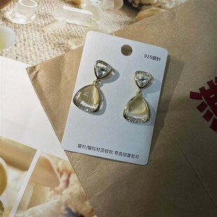 极速韩国流行气质精美三角猫眼石耳环 F高感搭法式简约952银针耳