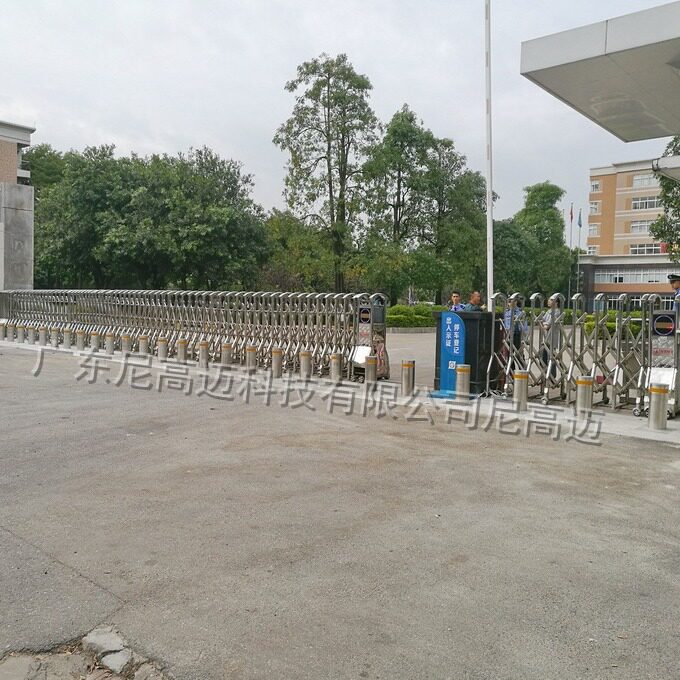 厂区大门入口安装可升降不锈钢止车路桩半自动液压护柱拆卸式墩柱