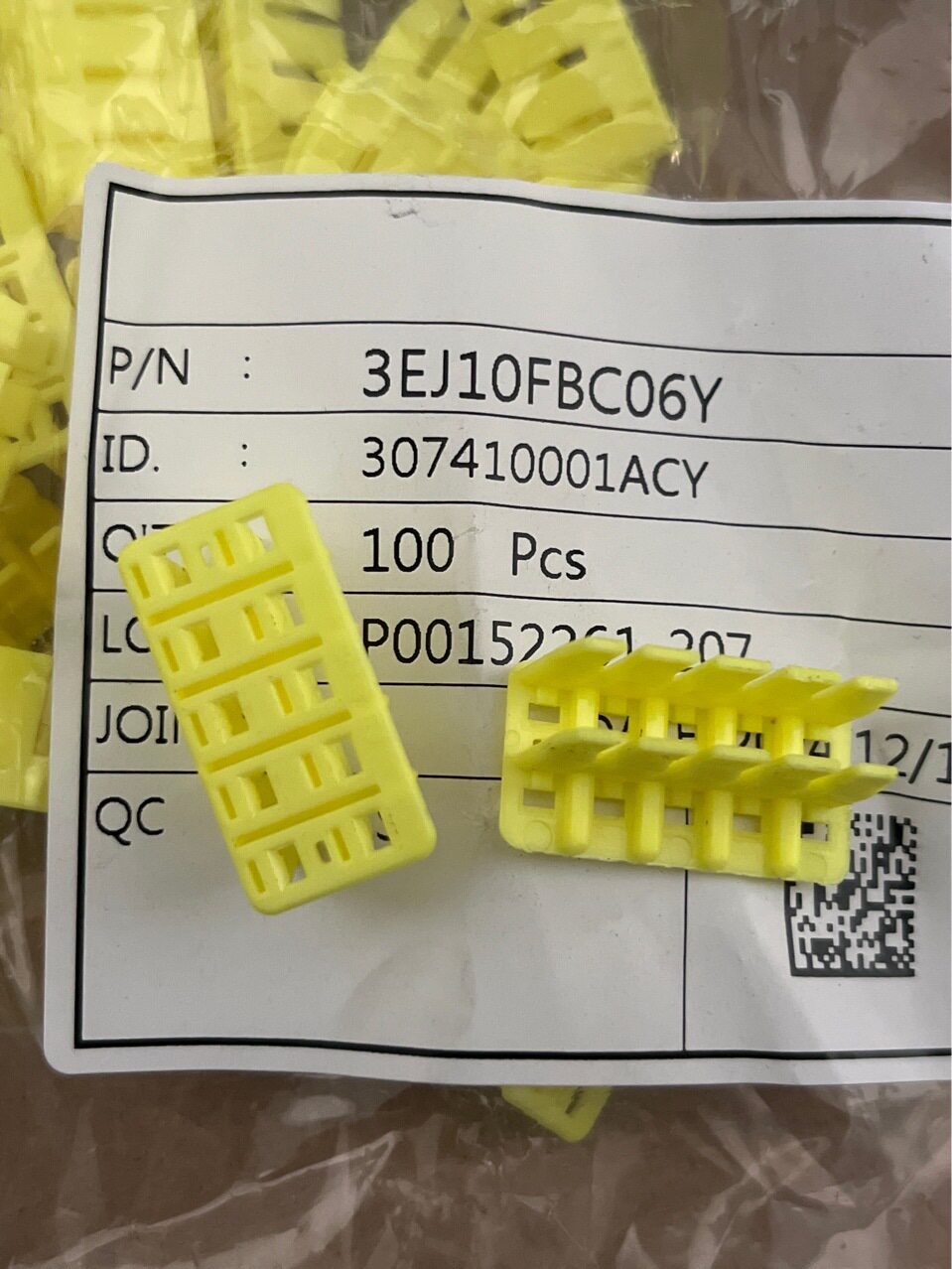 胡连3EJ10FBC06Y 接插件锁片连接器现货