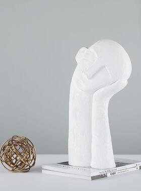 现代简约树脂抽象人物摆件软装饰品酒店样板房间家居客厅玄关摆设