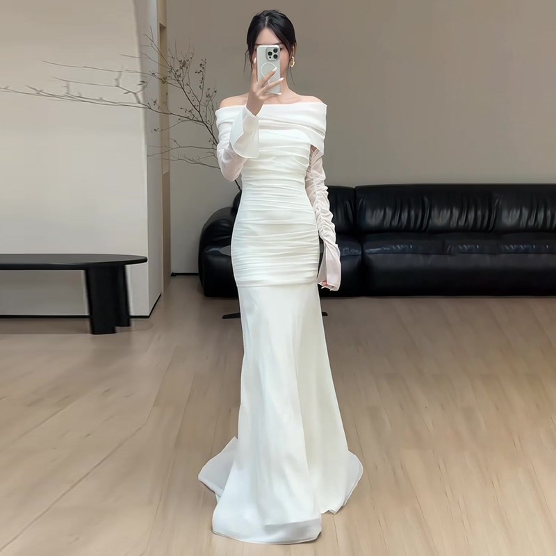 速发法式长袖森系轻婚纱一字肩高级感缎面晨袍出门纱白色订婚鱼尾