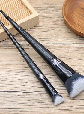 3D双面坡形KVD40遮瑕刷遮黑眼圈遮斑点遮痘印KVD10粉底刷化妆刷