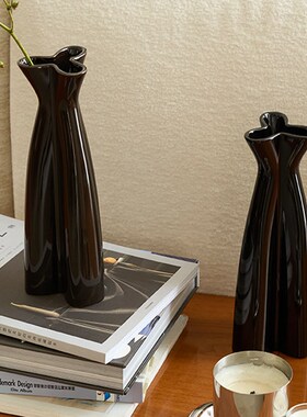 WildbWorks吉尔达三角陶瓷花瓶中古花器客厅个性现代简约装饰摆件