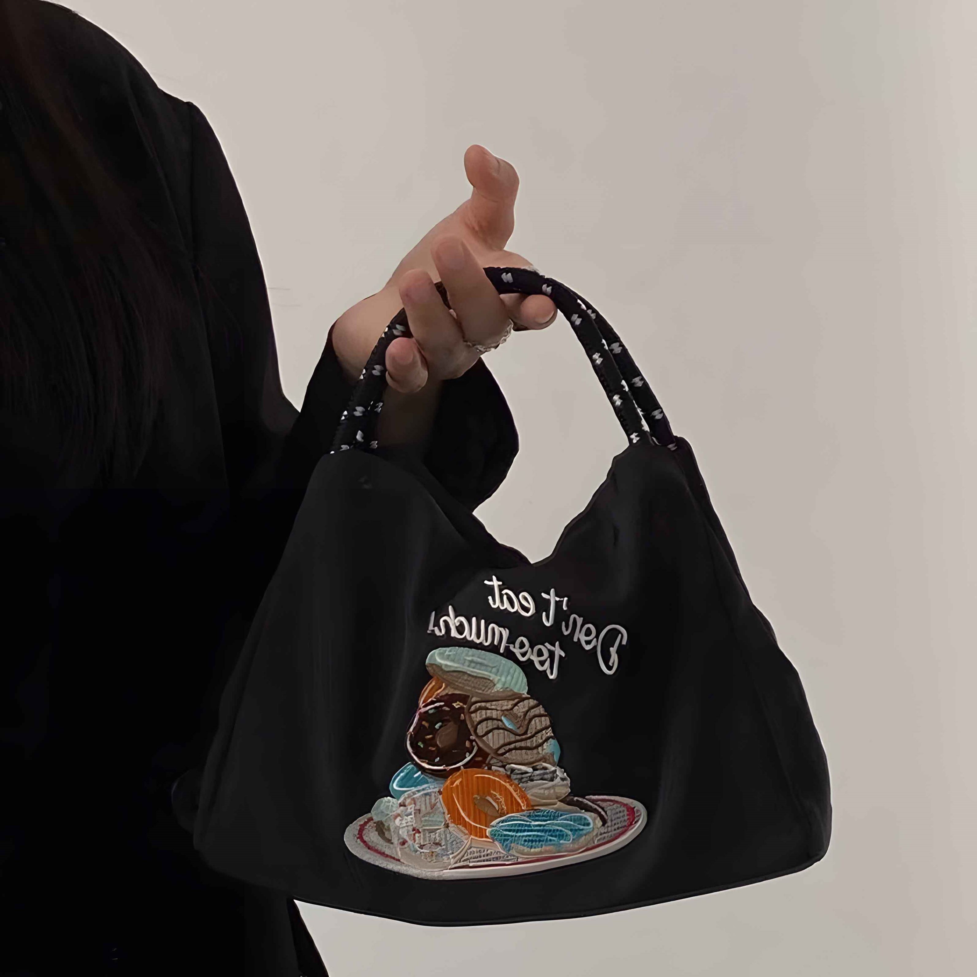 2024新款小众小巧可爱链条帆布轻便手机包散步百搭斜挎小包遛娃