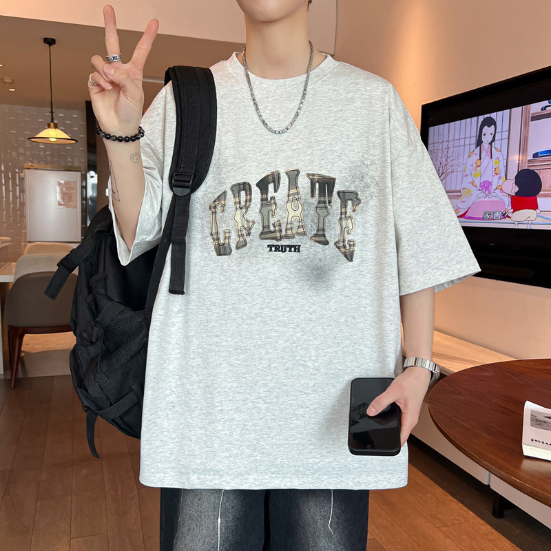 夏季新款美式复古风青少年宽松短袖字母贴标设计个性有型男生T恤