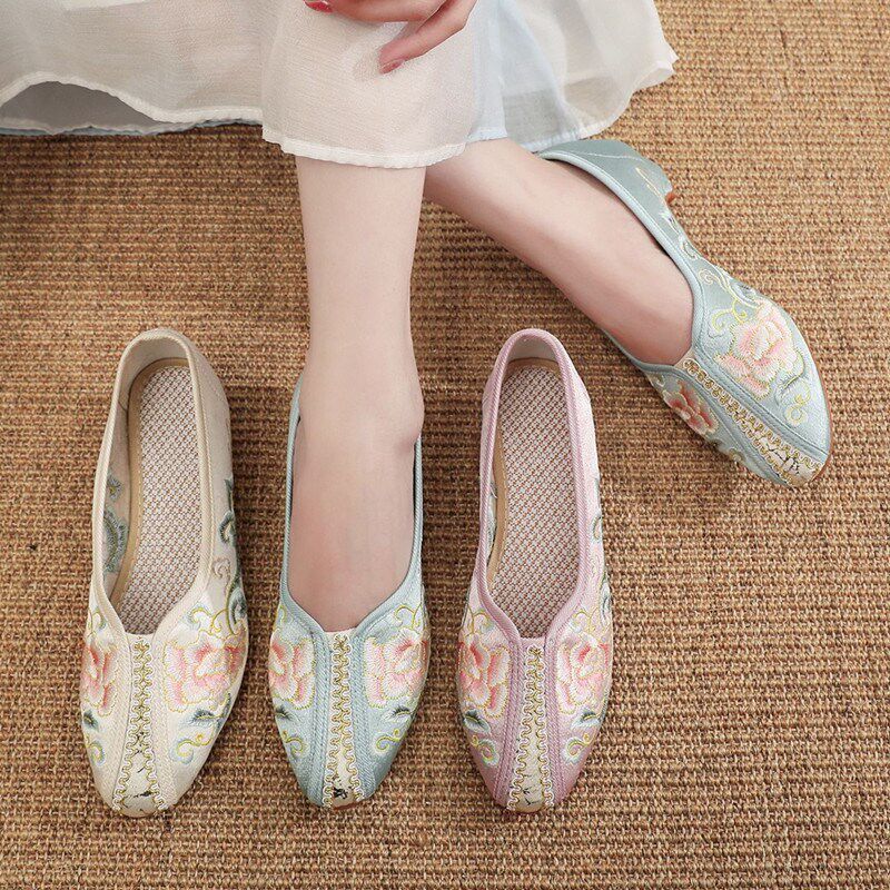 极速百搭汉服鞋子女古o风搭配旗袍的鞋复古老北京绣花布鞋中跟舞