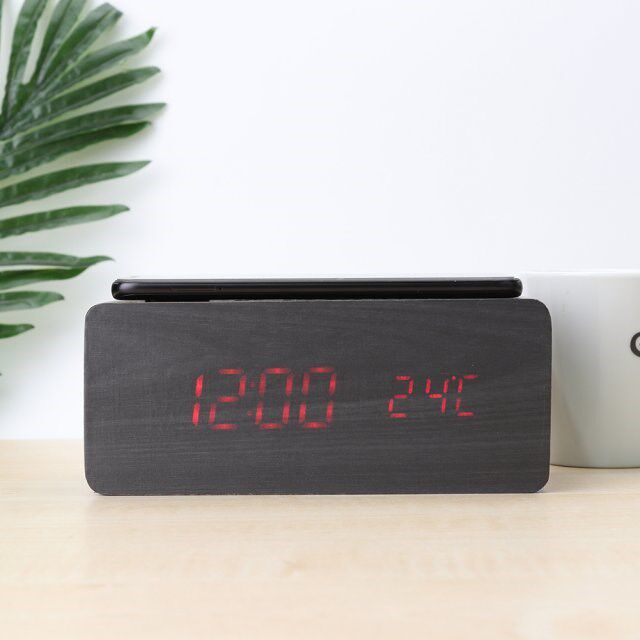 新品Wooden Electric Alarm Clock with Qi Wireless ChargZing P