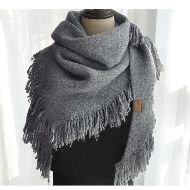 灰色羊绒披肩外搭女2025年新款三角围巾旗袍披肩秋冬季保暖高级感