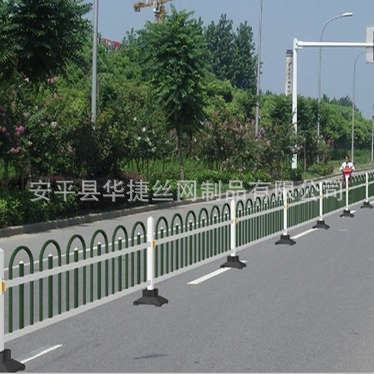 厂家批发京式草坪护栏 京式护栏网 市政交通人行道隔离围栏