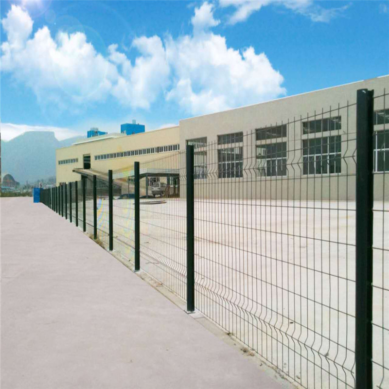 高速公路护栏网机场隔离网工厂栅栏果园围网移动铁丝网鱼塘小区