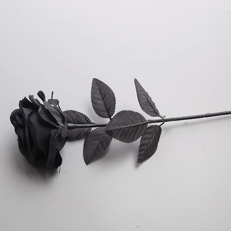 仿真黑玫瑰花拍摄道具假哥特黑色花束拍照洛丽S塔手拿网红枯萎假
