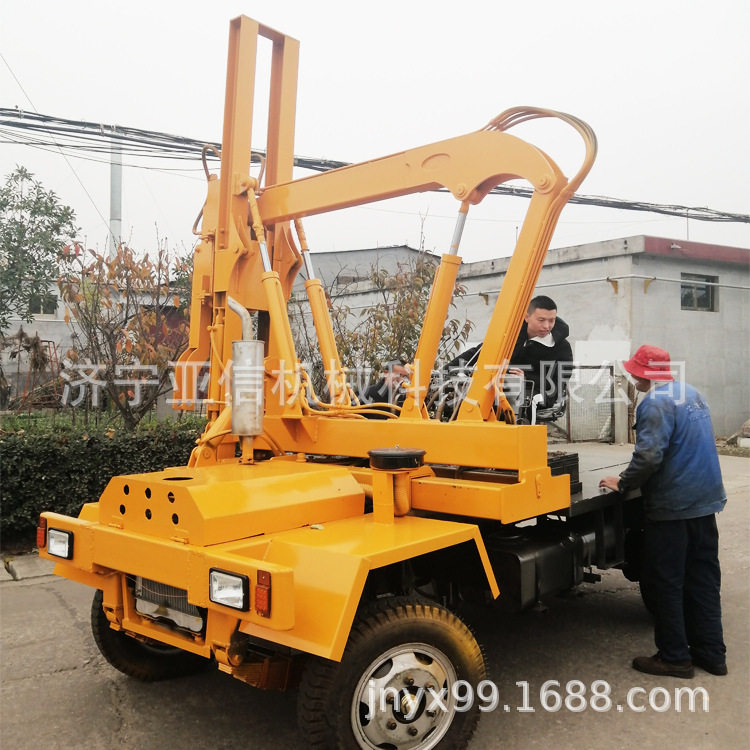 936护栏打桩机 公路护栏打桩机 小四轮装载打桩机工厂