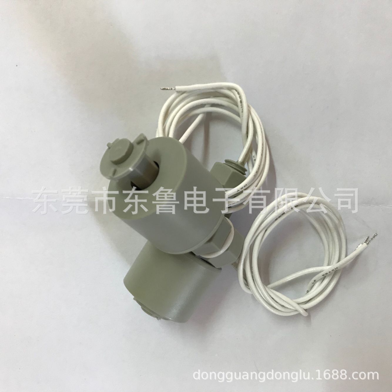 供应PVDF垂直安装式液位浮球开关 M8牙40MM长浮球开关