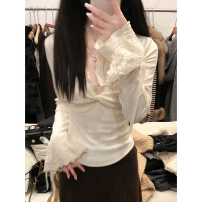纯欲蕾丝拼接花边扭结v领长袖t恤女秋冬内搭打底衫小众设计感上衣