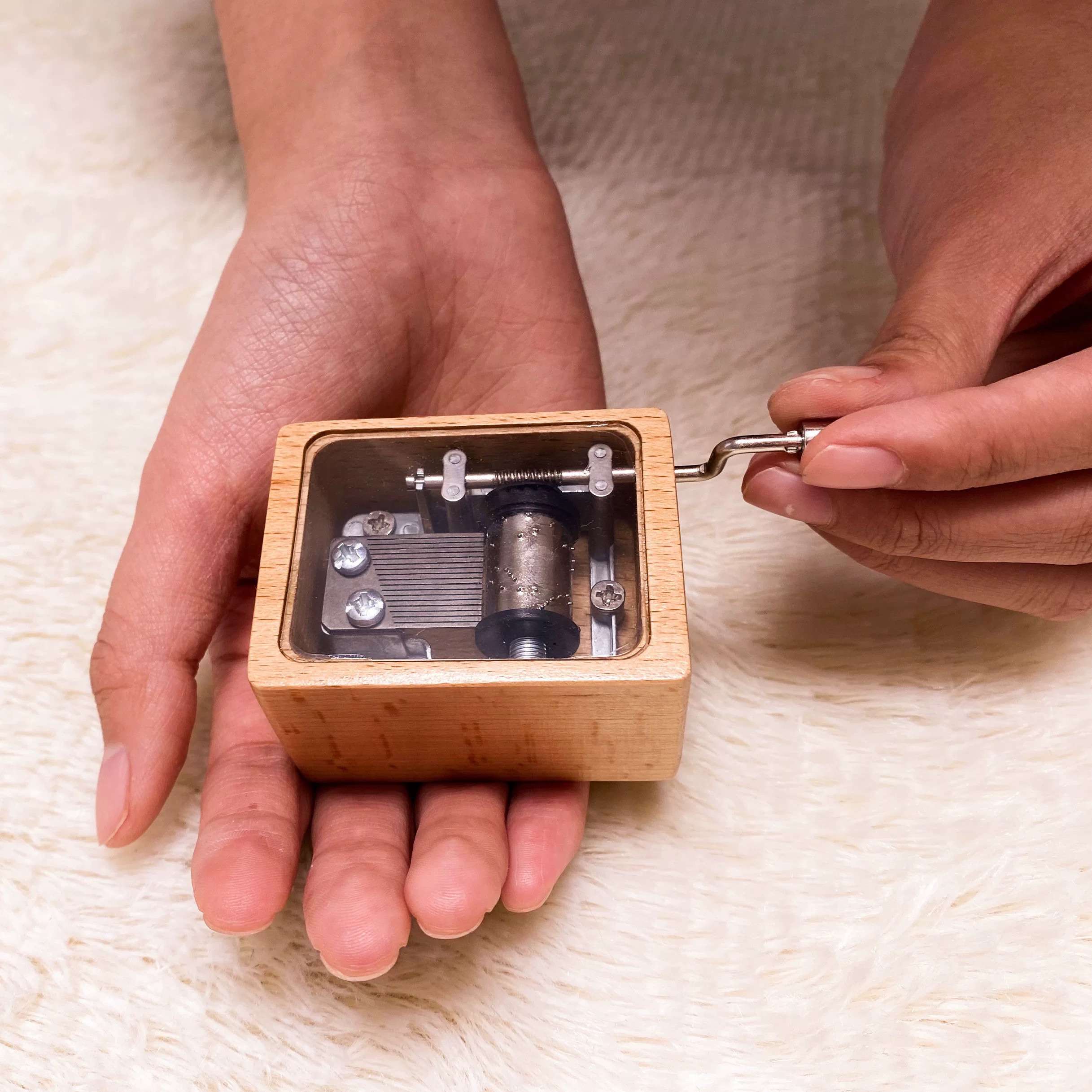 手摇八音盒木质卡农千与千寻治愈实木迷你音乐盒女生生日创意礼物