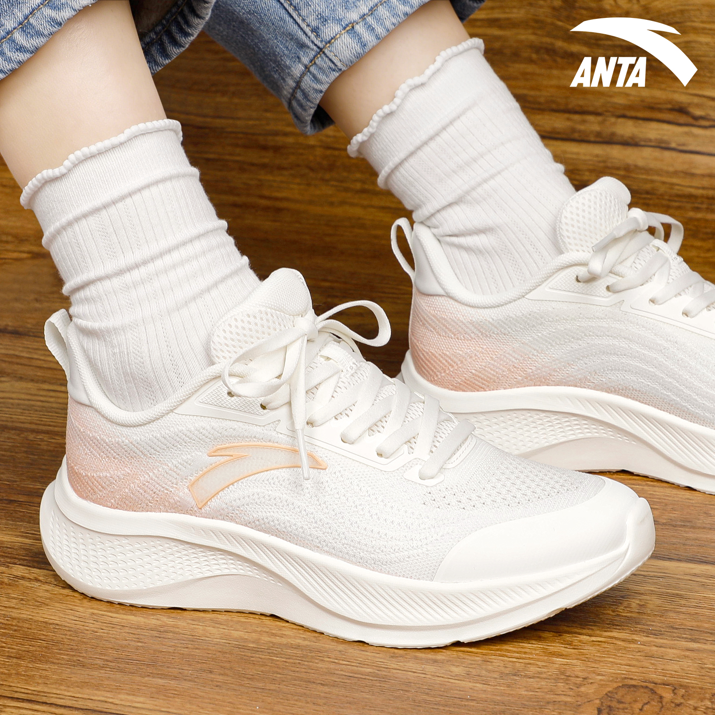 安踏女款跑步鞋轻便舒适运动鞋子