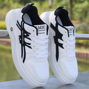 新品新款板鞋男春秋百搭软底运动C鞋男皮面防水休闲防滑耐磨男士