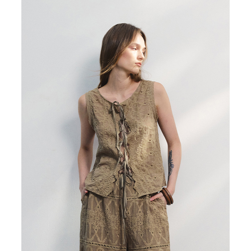 前后两穿绑带定位蕾丝背心