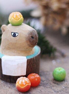 鹿妖商店 泡汤水豚卡皮巴拉情绪稳定 纯手工动物木雕实木桌面摆件