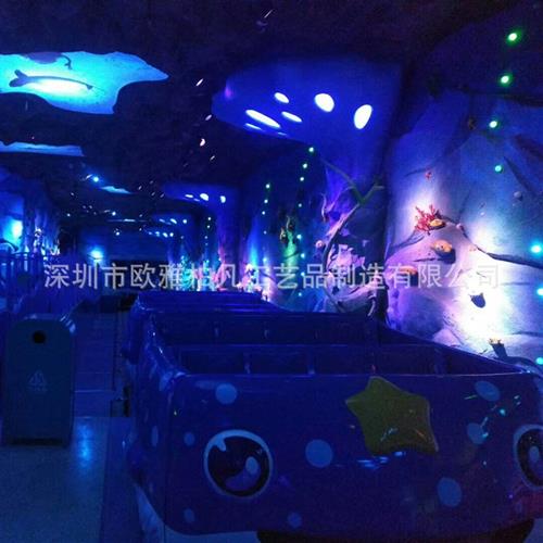 米大型主题公园游园花车发光巡游玻璃钢万圣节雕塑美陈电动车