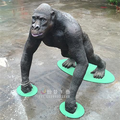 大猩猩雕塑玻璃钢仿真动物小品摆件影视大型金钢雕塑厂家直销