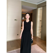 Lin 经典 小黑裙 Maven 设计扭结背心长裙松弛都市通勤无袖 连衣裙
