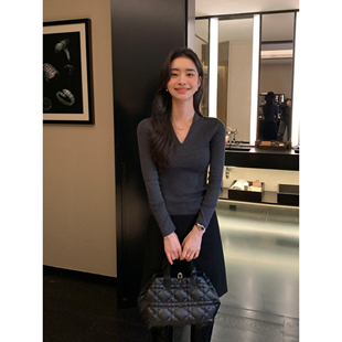 显瘦内搭打底衫 Maven 黑色修身 气质深v领针织上衣女春秋新款 Lin