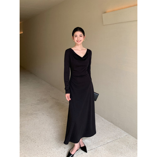 Maven Lin 静奢高雅|黑色荡领针织长袖连衣裙女收腰打底气质长裙