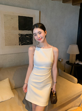 Maven Lin 简奢直角肩小礼服|一字船领吊带连衣裙优雅短裙女