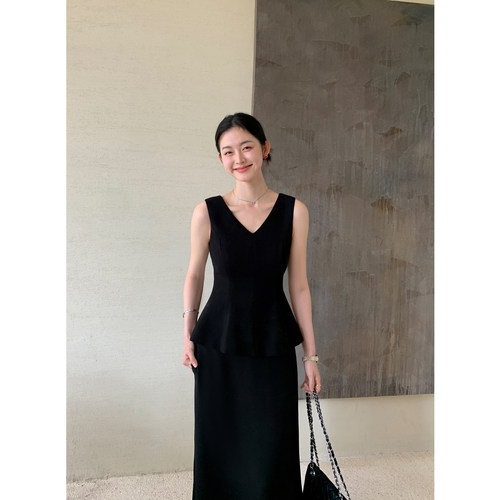 Maven Lin 优雅白领|黑色醋酸v领无袖背心上衣女简约气质收腰小衫