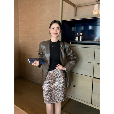 Maven Lin 复古摩登 豹纹印花亮片高腰半身短裙女下摆开衩包臀裙