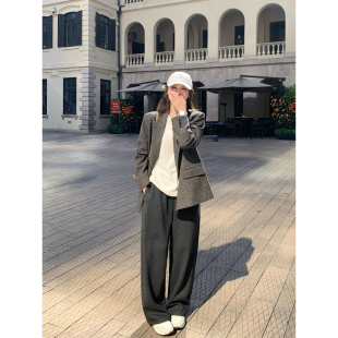 女宽松垂坠感阔腿长裤 Maven 深灰色绒感直筒休闲裤 随性松弛 Lin