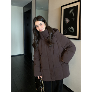 高充绒90白鸭绒羽绒服女连帽短款 现货7.5折 高领外套 Lin Maven