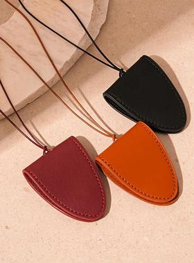 MaisonCleo简约人造皮革磁吸三角收纳夹毛衣链复古长款便携气质高