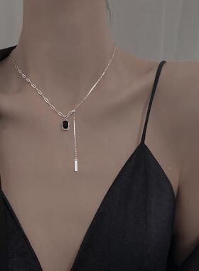 MaisonCleo黑色方牌吊坠项链