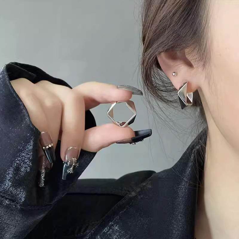 MaisonCleo银色菱形耳环925银针