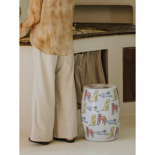 狗狗派对彩色手绘瓷墩