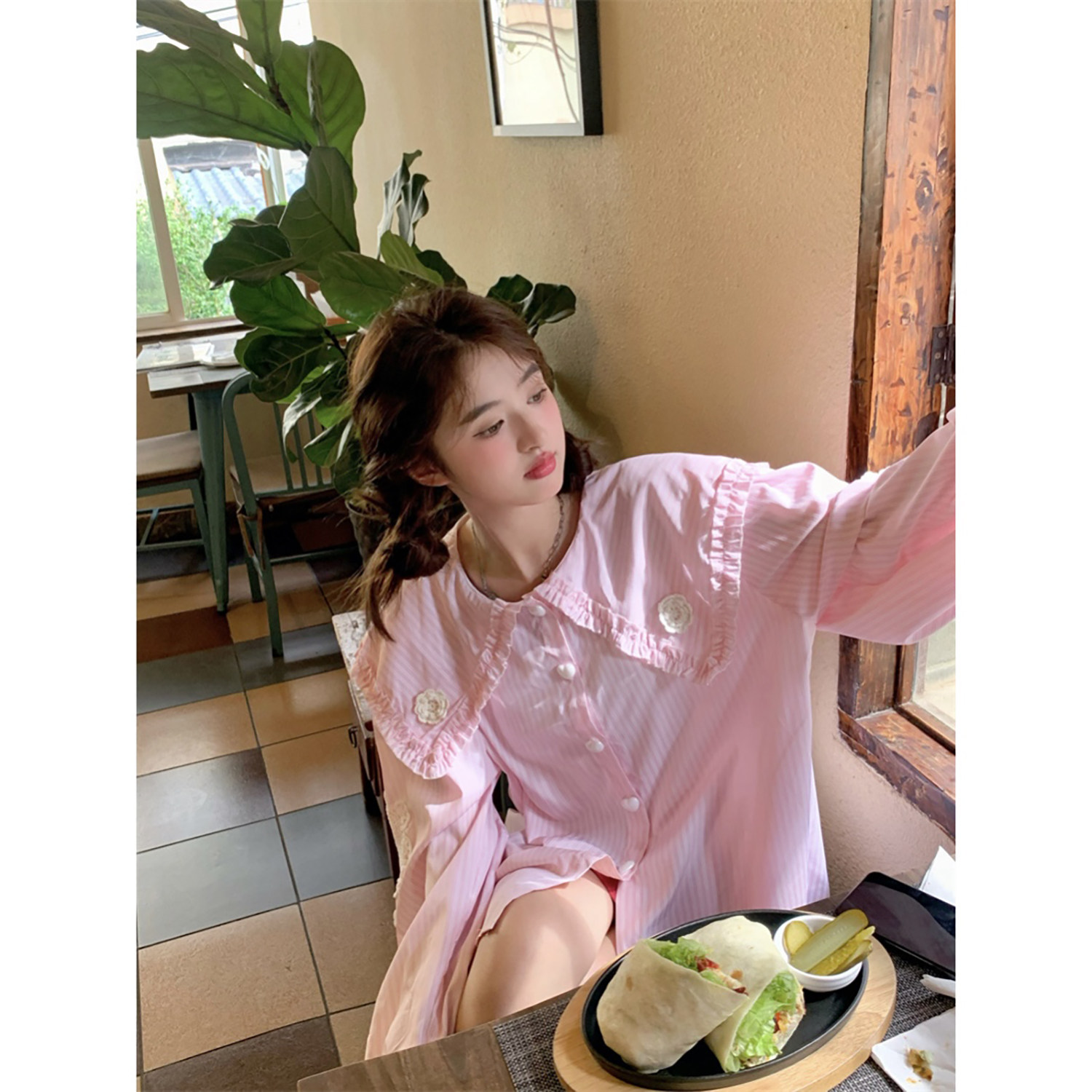 范雯雯 莱茵蔷薇 可爱娃娃领粉色衬衫女春季甜美宽松长袖衬衣上衣