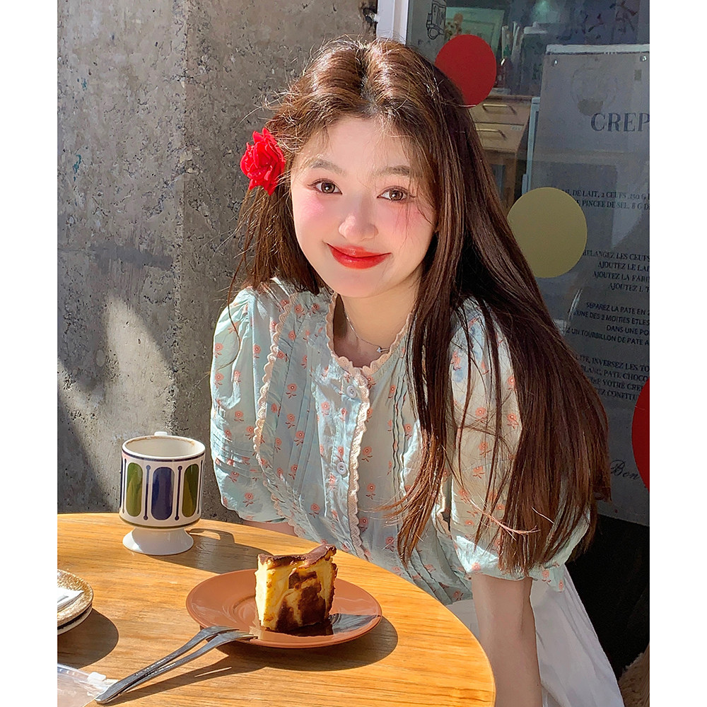范雯雯 甜心花园 法式泡泡袖碎花衬衫女夏季甜美清新花边短款上衣