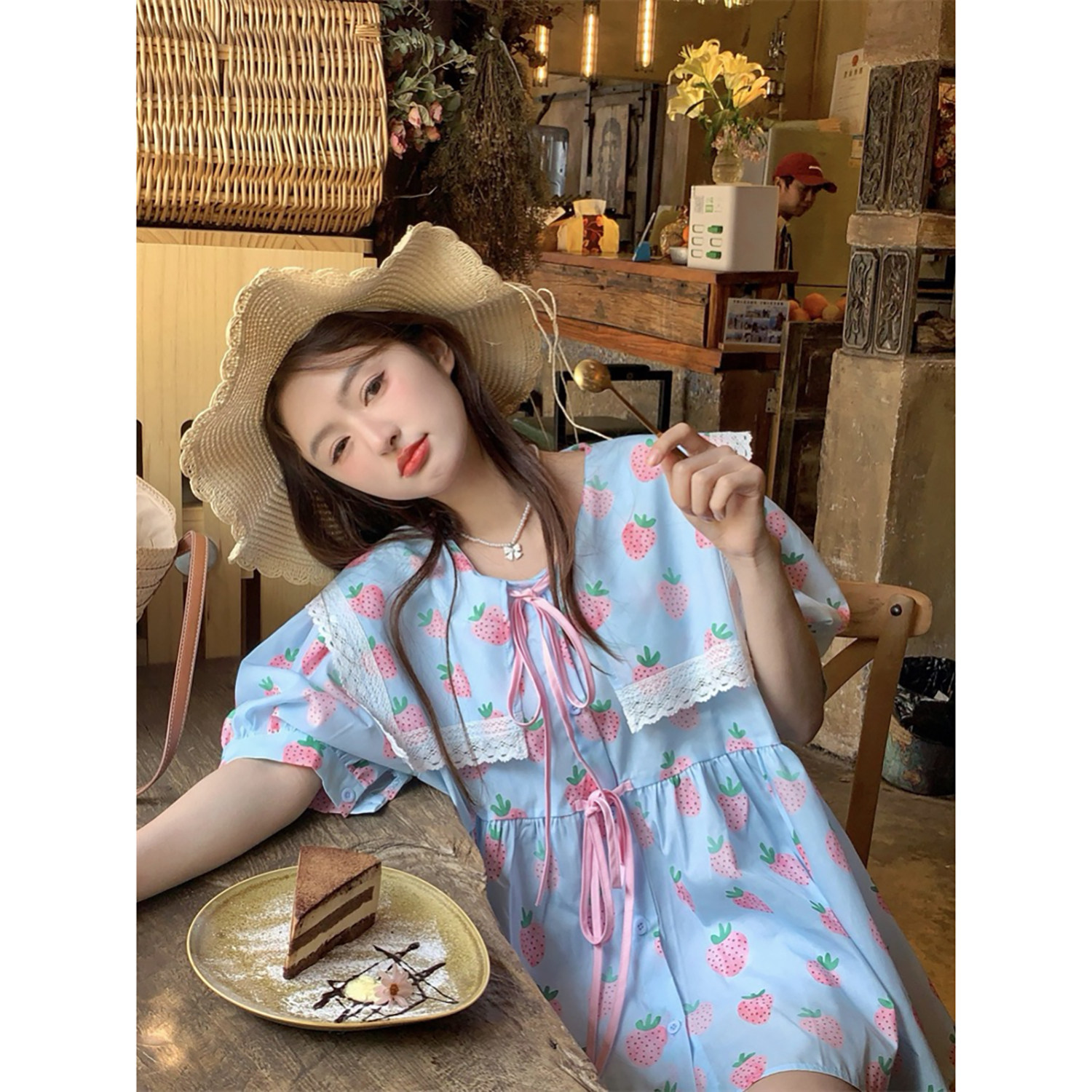 草莓奶朵系带蕾丝短款连衣裙女图片