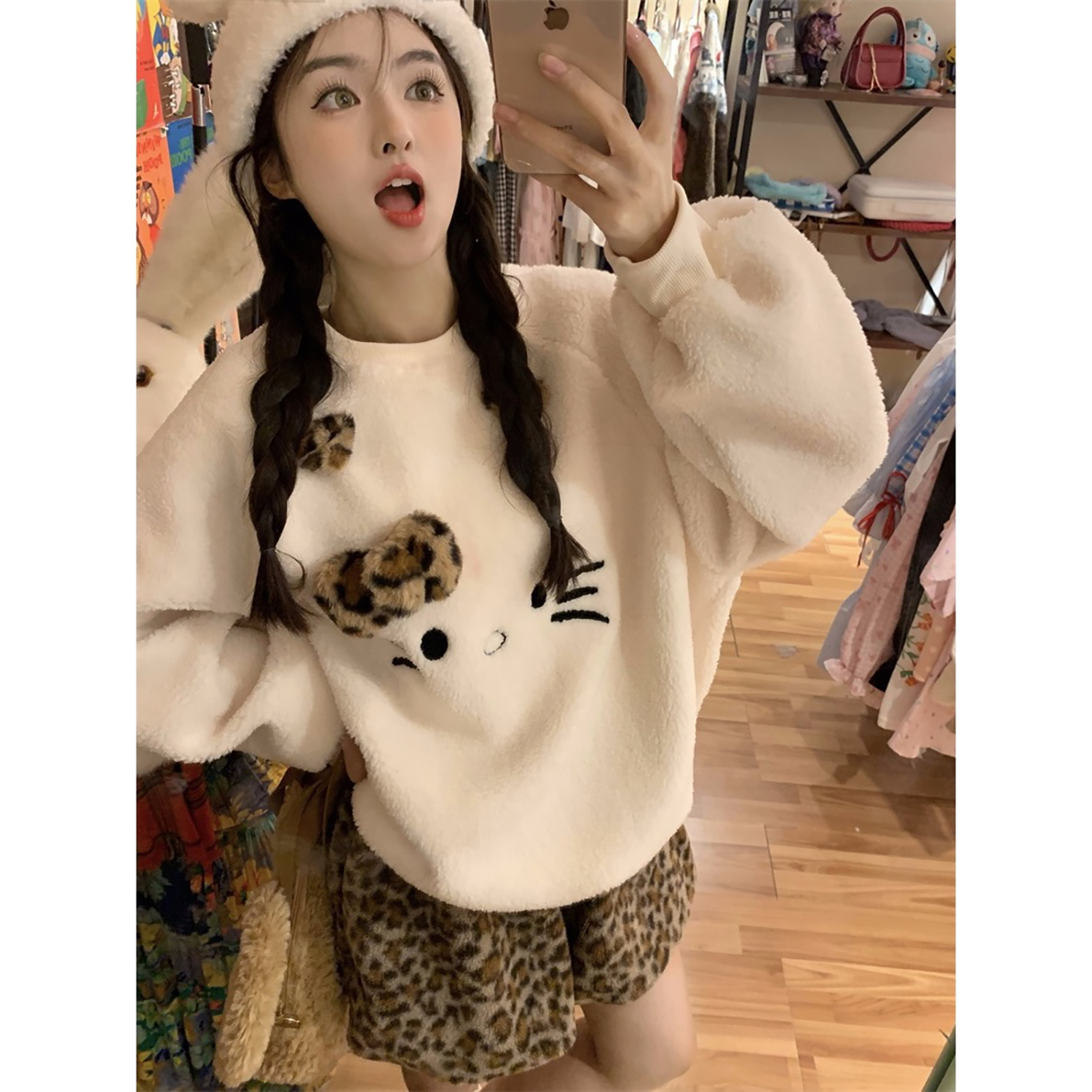 范雯雯 20/ww 云朵小喵 宽松百搭可爱加绒卫衣短裤两件套装女