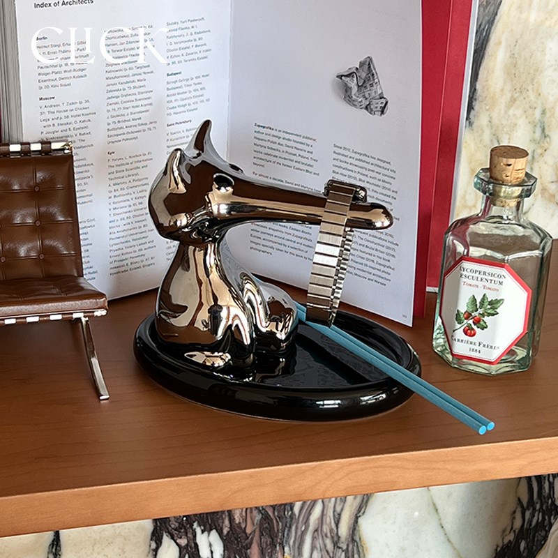 Click创意狐狸叼钥q匙管家磁吸收纳托盘陶瓷摆件玄关置物拖盘可爱