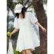 MOCO夏季新品泡泡袖连衣裙V领气质时髦高级感野餐肌理感连衣裙