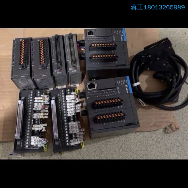 台达PLC：AS228T主机，32输入加16输出，端子和连接
