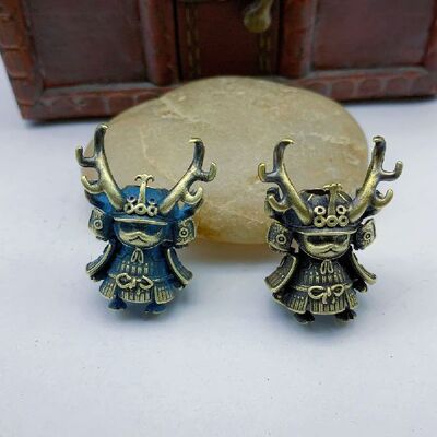 极速Japanese Pirate pAntlers Samurai Doll Paracord Bead Knif