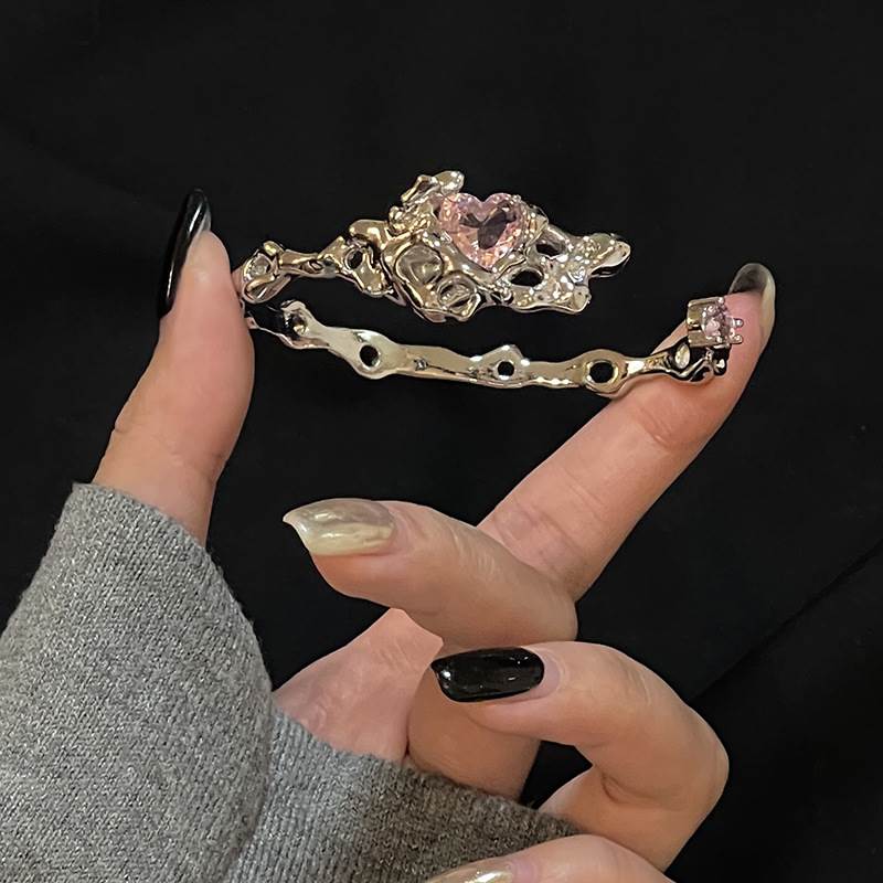 极速甜酷风粉色爱心手镯熔岩肌理感法式不M规则小众设计手环可调